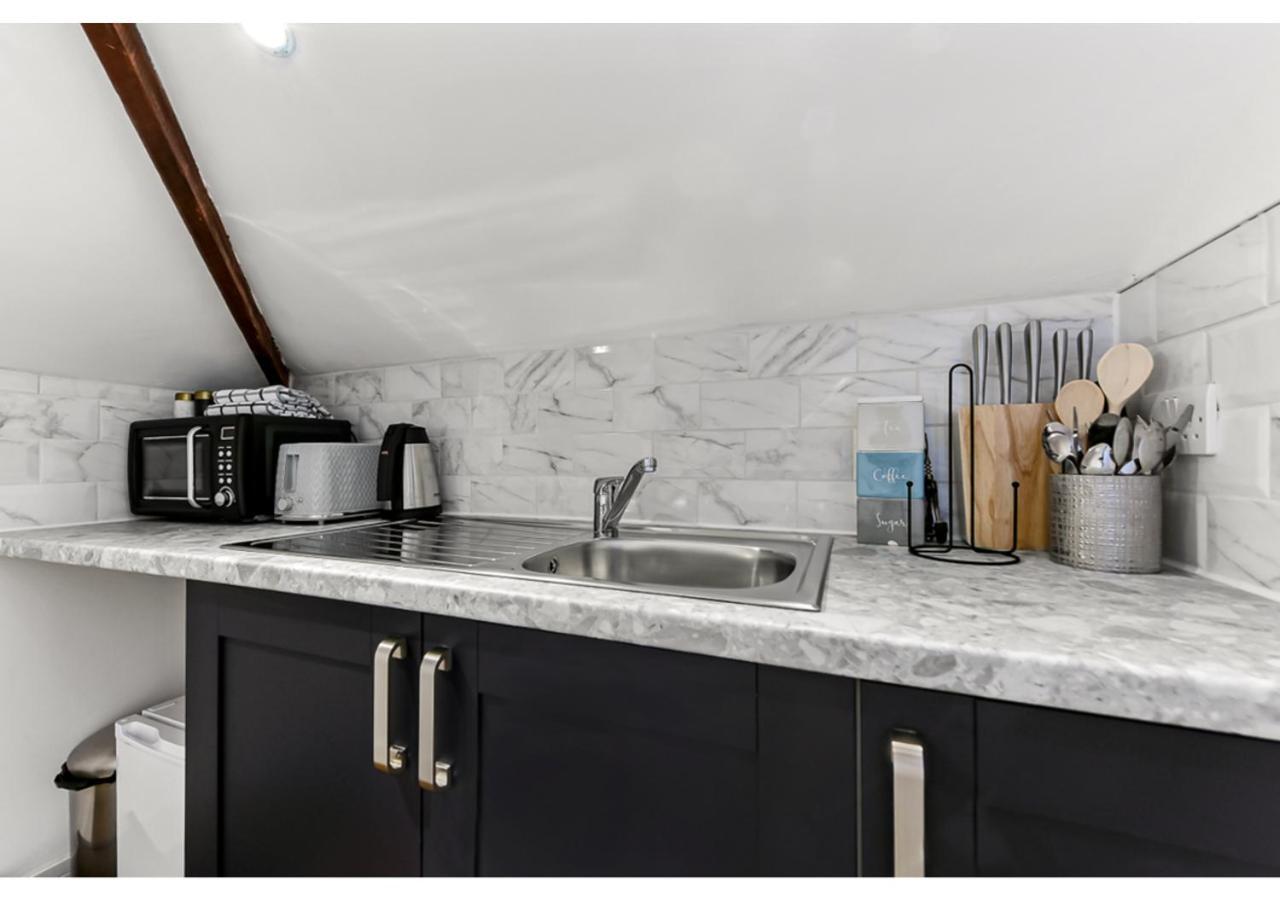 Sleek And Modern Studio With Minimalist Vibe Appartement Chelmsford Buitenkant foto